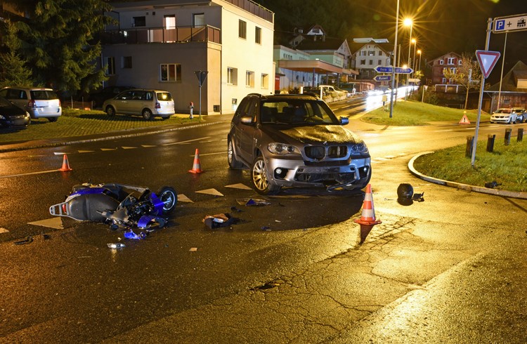 Im Bild die beiden am Unfall beteiligten Fahrzeuge. Foto Luzerner Polizei