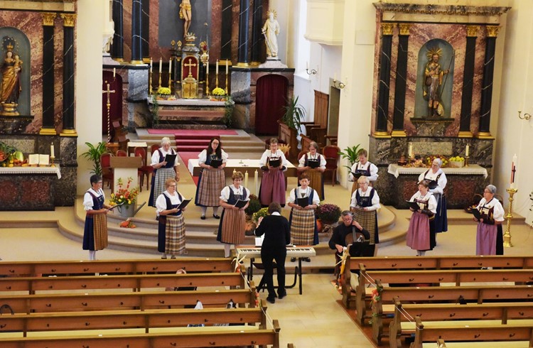 In Hellbühl, wo der Trachtenchor die Feier gestaltete, wie auch in anderen Regionsgemeinden, ist das Erntedankfest bekannt und verbreitet. Foto Michael Wyss