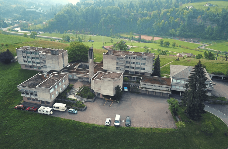 Das ehemalige Seminar Höchweid mit Blick gegen die kleine Emme. Foto zVg