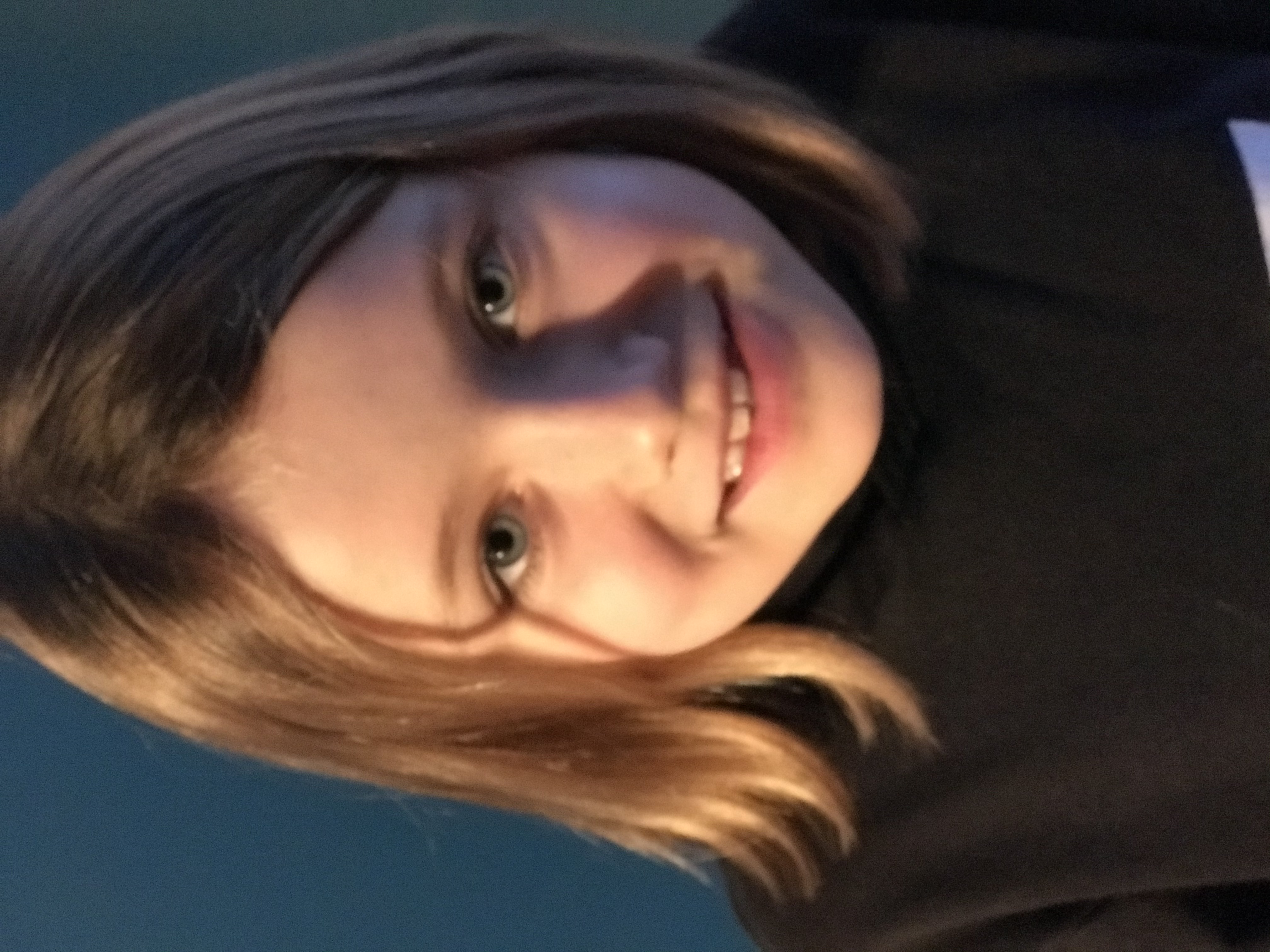 Malin Häfliger, Neuenkirch, 2. Klasse PS:

"Ich wünsche mir für die Schule, dass niemand in der Pause allein sein muss. Ich hoffe, dass Corona weg ist. Viele Leute sind gestresst und sie sind anders als sonst. Man versteht die Leute mit der Maske nicht so gut und man sieht nicht, wenn jemand lacht. Ich wünsche mir, dass möglichst wenig Leute krank sind. Ich wünsche mir, dass der neue Präsident von Amerika, Joe Biden, gute Regeln aufstellt. Dann geht vielleicht Corona weg. Das wäre das Schönste im neuen Jahr."