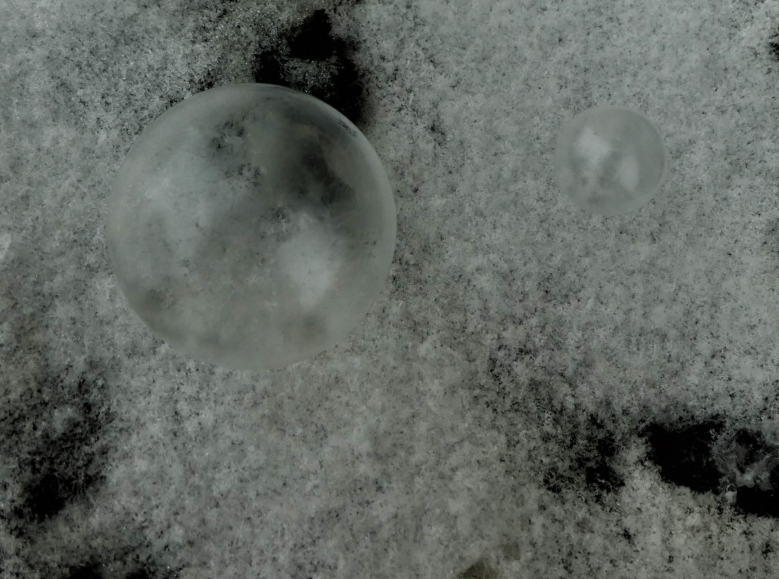 Gefrorene Seifenblasen bei minus 7 Grad. | Josy Steinmann, Ruswil