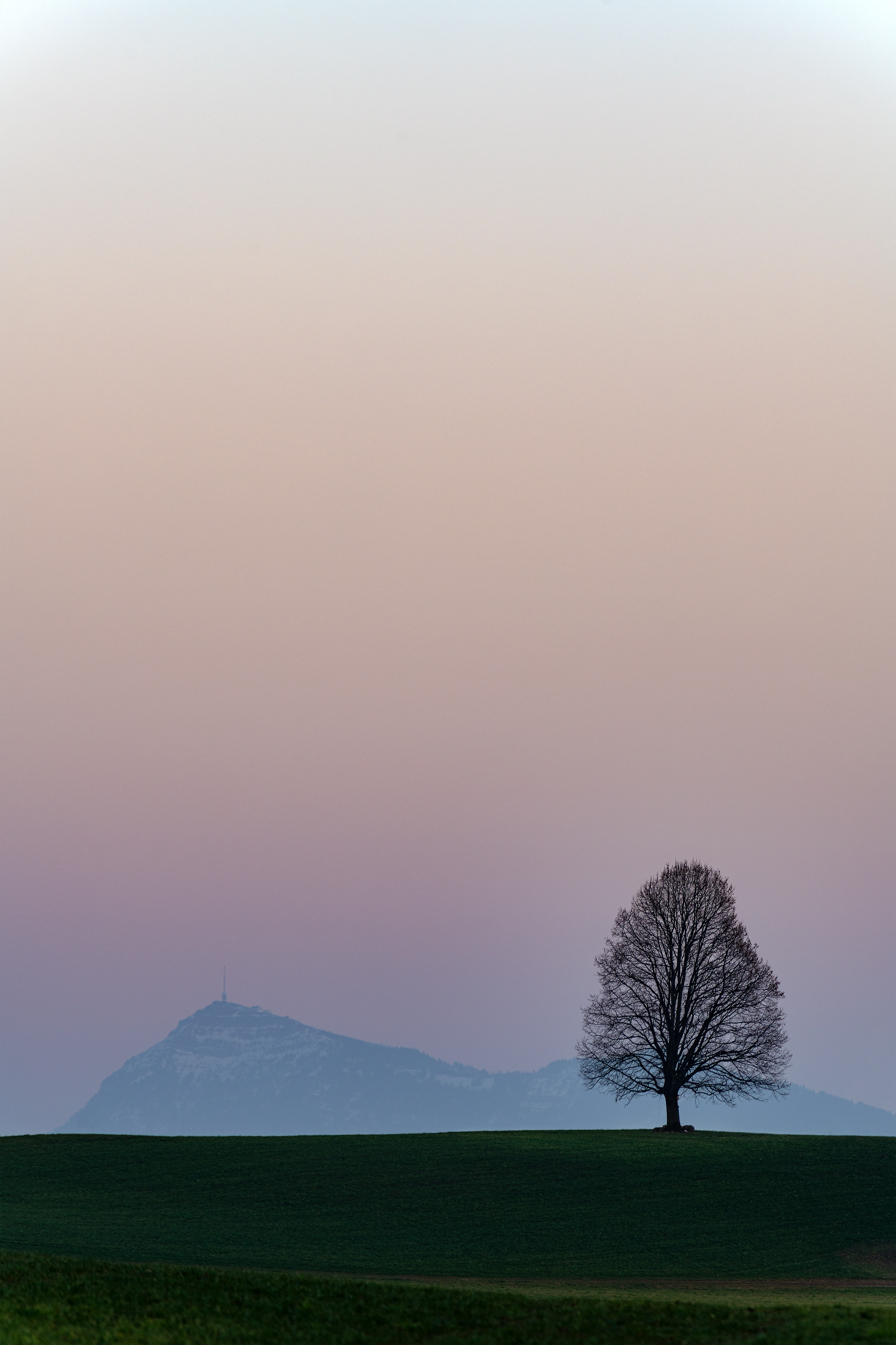 Die Rigi in der Dämmerung aus Richtung Geiss  | Stefan Dubach, Ruswil 