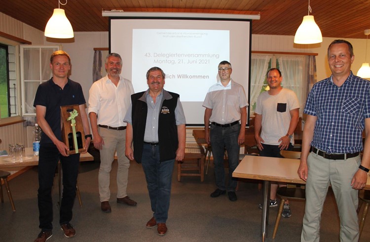 Im Bild: (von links) Stefan Wicki, Rolf Marti, Peter Bigler, Fredy Röösli, Ueli Zihlmann und Flavio Unternährer. Foto Toni Duss