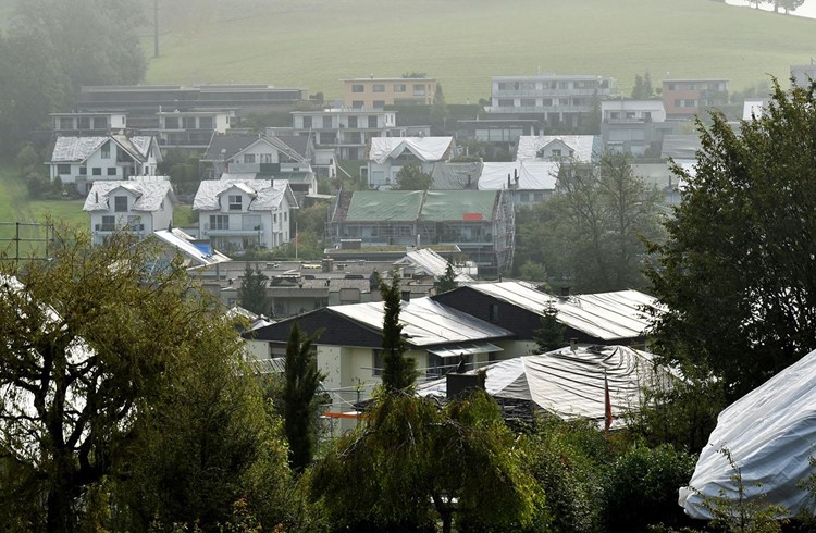 Bild von beschädigten Gebäuden in der Gemeinde Wolhusen stehen zur Verfügung (Quelle: Luzerner Polizei).