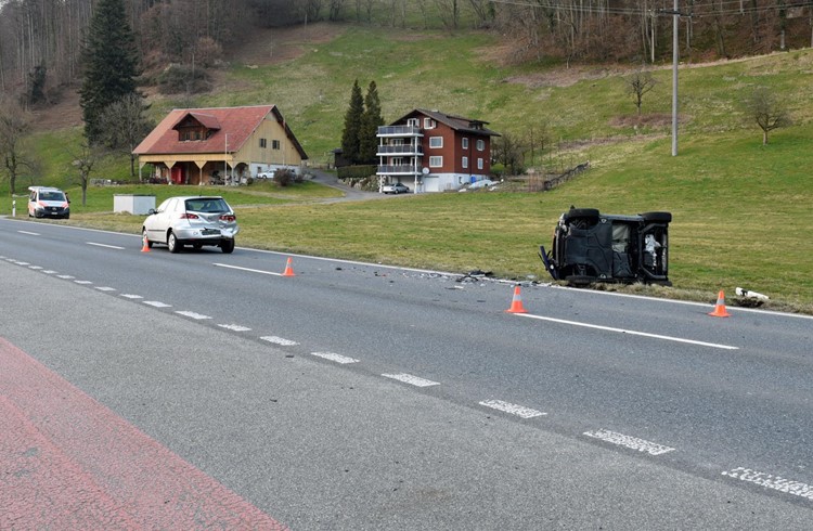 Gestern Nachmittag ereignete sich auf der K 10 in Ruswil eine Auffahrkollision zwischen zwei Personenwagen. Foto zVg (Luzerner Polizei)