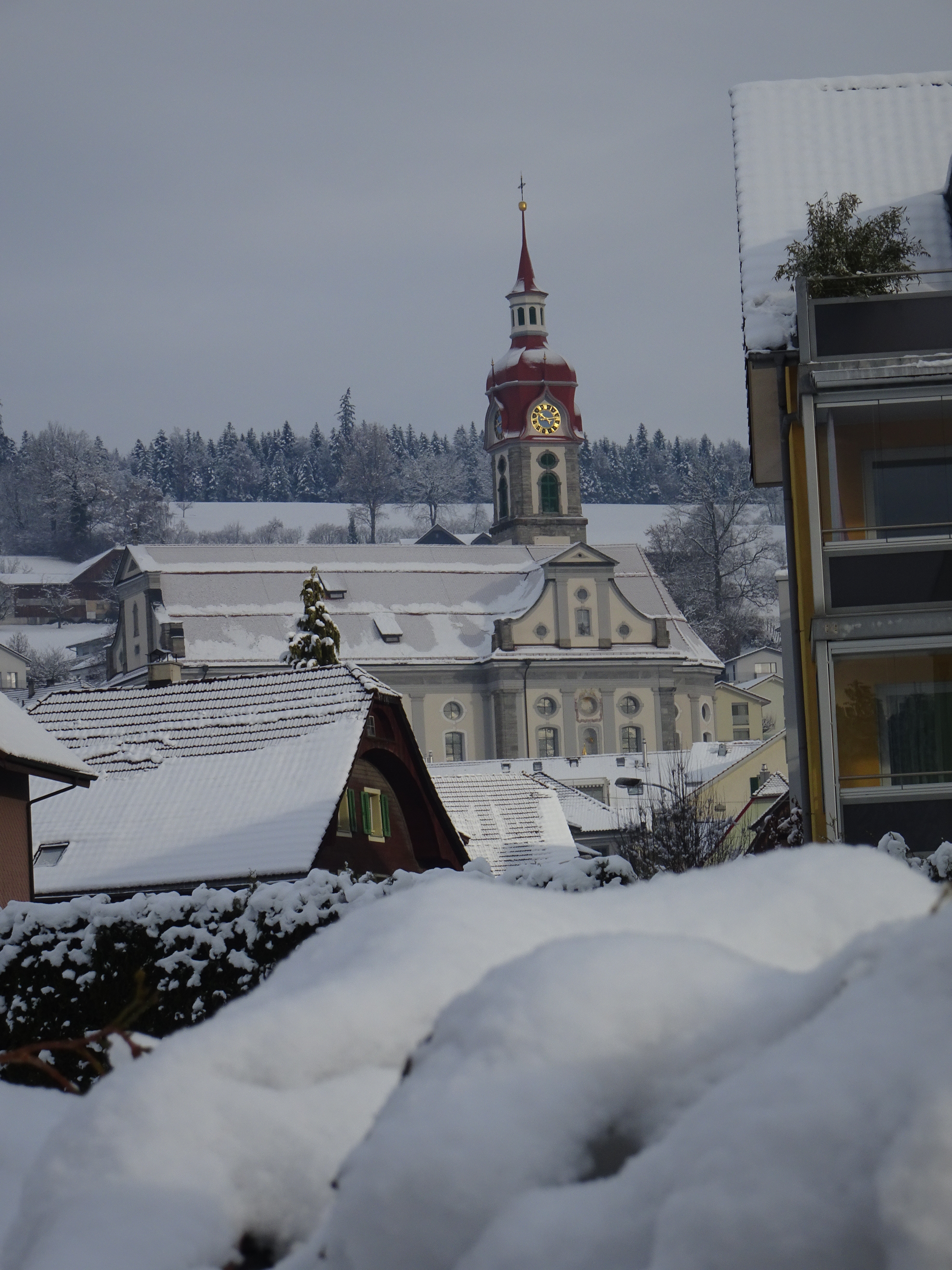 Verschneites Ruswil. Foto Urs Amrein