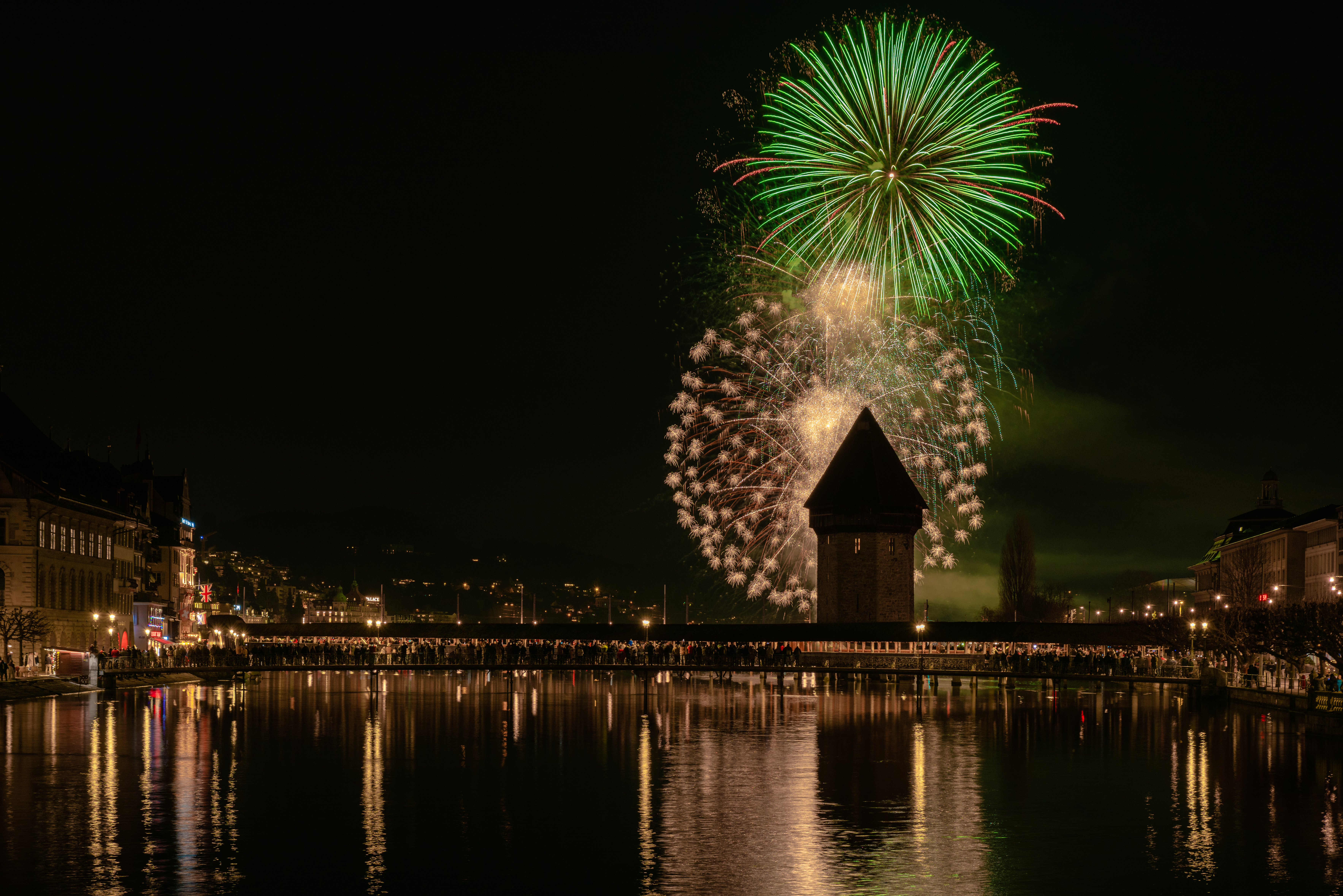 Ein Feuerwerk-Neujahrsspektakel in der Stadt Luzern  | Foto Markus Suppiger, Buttisholz 