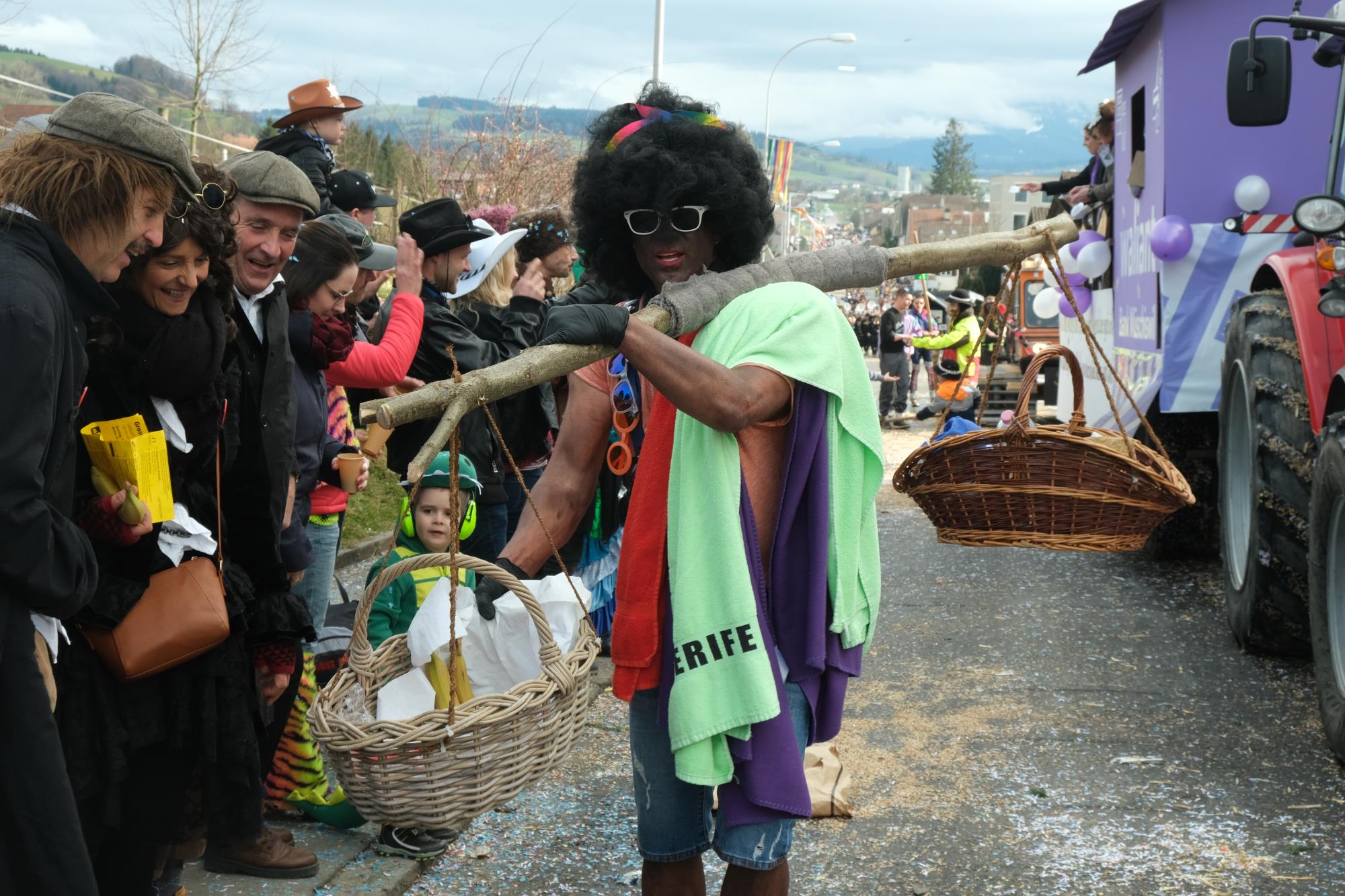 Fasnachtsstrand-Verkäufer. Foto Hannes Bucher