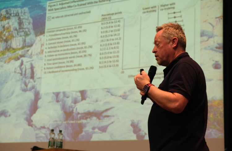 "Hinter Zahlen und Fakten stehen immer auch Menschen", sagt Adrian Duss, designierter Chefarzt des Kantonsspitals Wolhusen. Foto Hannes Bucher "Hinter Zahlen und Fakten stehen immer auch Menschen", sagt Adrian Duss, designierter Chefarzt des Kantonsspitals Wolhusen. Foto Hannes Bucher