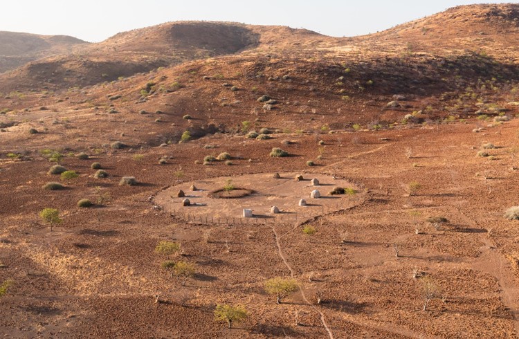 In die Bräuche der Himba eingetaucht Anzeiger vom Rottal