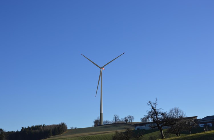 Auf dem Leidenberg in Grosswangen plant die CKW ein Windkraftprojekt mit drei Turbinen. Visualisierung CKW