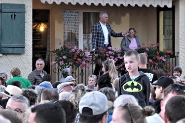Prominenter Besucher bei der Nachbarin... Foto Hannes Bucher Prominenter Besucher bei der Nachbarin... Foto Hannes Bucher