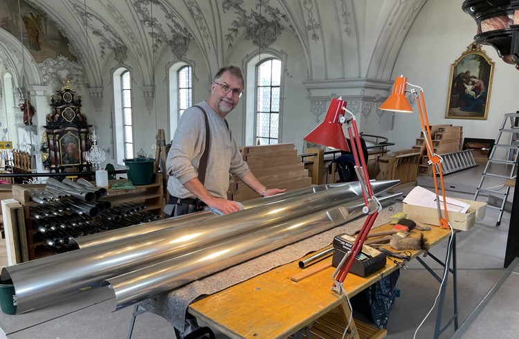 Orgelbauer Stephan Wioland leitet die Revision in der Kirche Buttisholz. Foto Stefan Schmid Orgelbauer Stephan Wioland leitet die Revision in der Kirche Buttisholz. Foto Stefan Schmid
