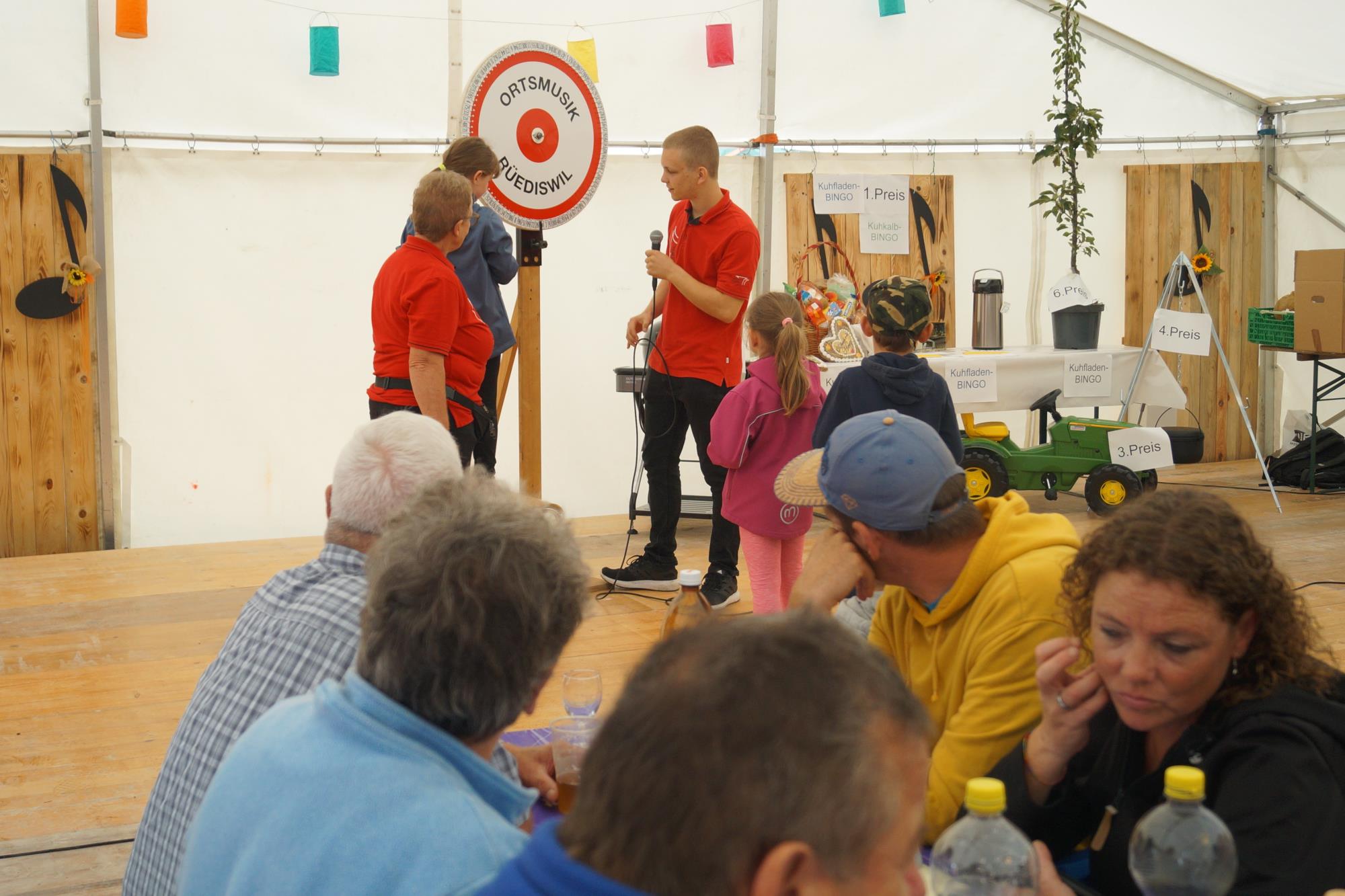 Wer gewinnt das grosse Herz? Foto Benno Stöckli