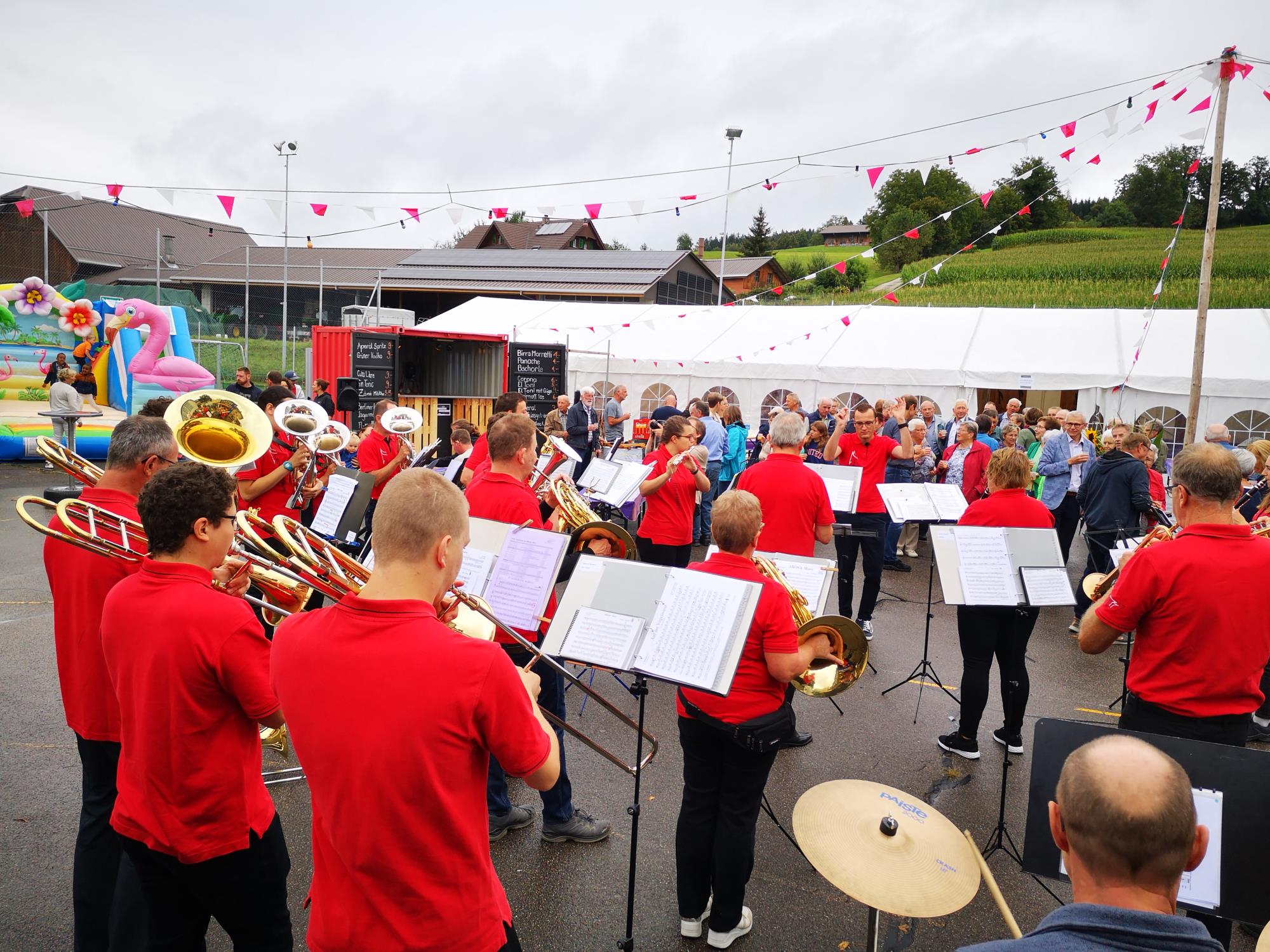 Ständli der Ortsmusik Rüediswil. Foto Benno Stöckli