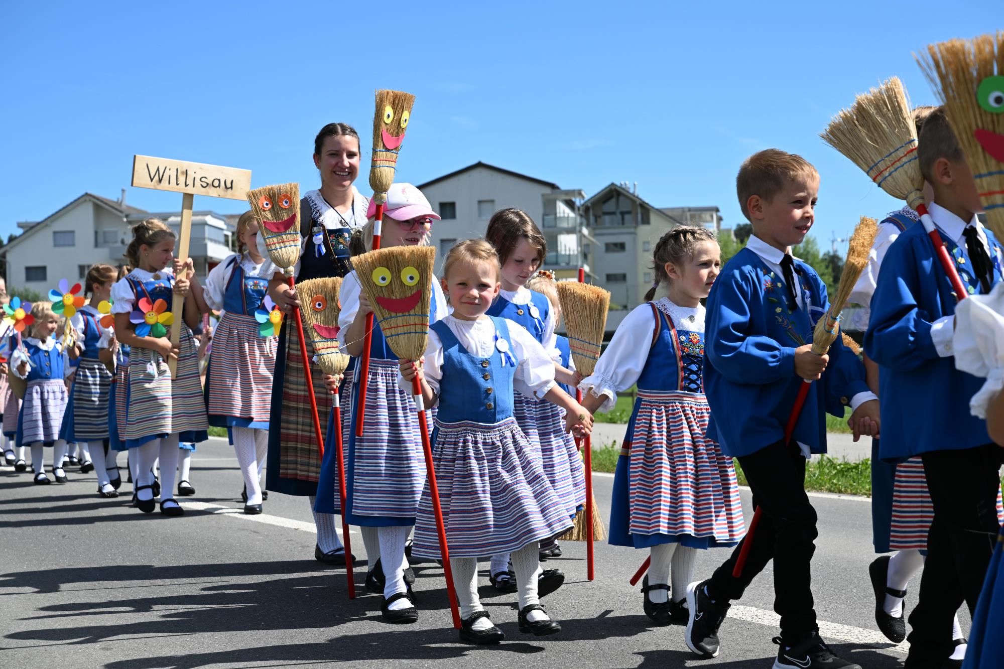 Impressionen Luzerner Kindertrachtenfest in Ruswil. Foto Roland Meyer