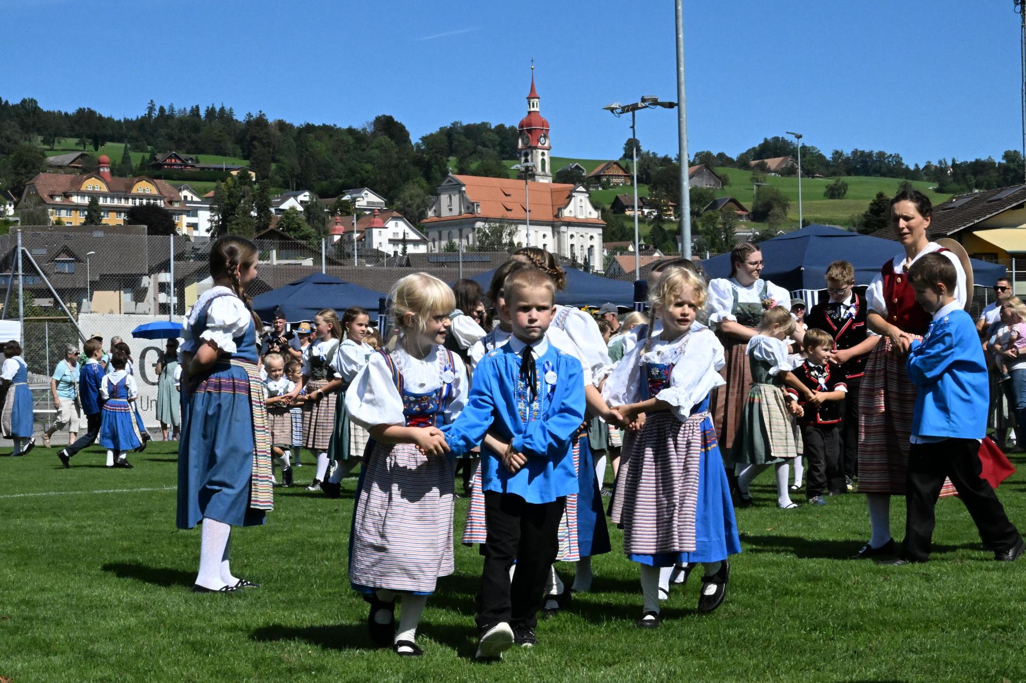 Impressionen Luzerner Kindertrachtenfest in Ruswil. Foto Roland Meyer