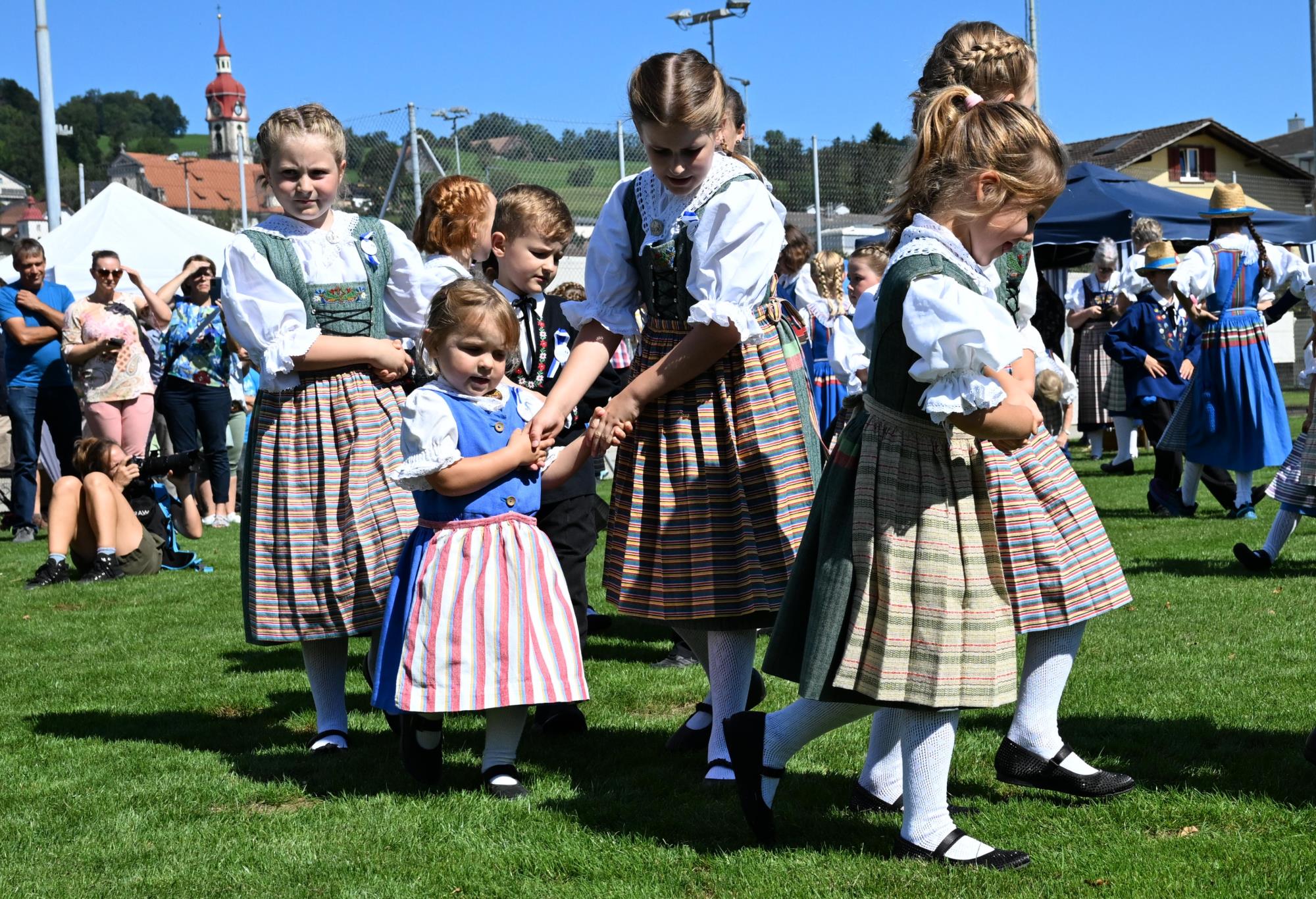 Impressionen Luzerner Kindertrachtenfest in Ruswil. Foto Roland Meyer