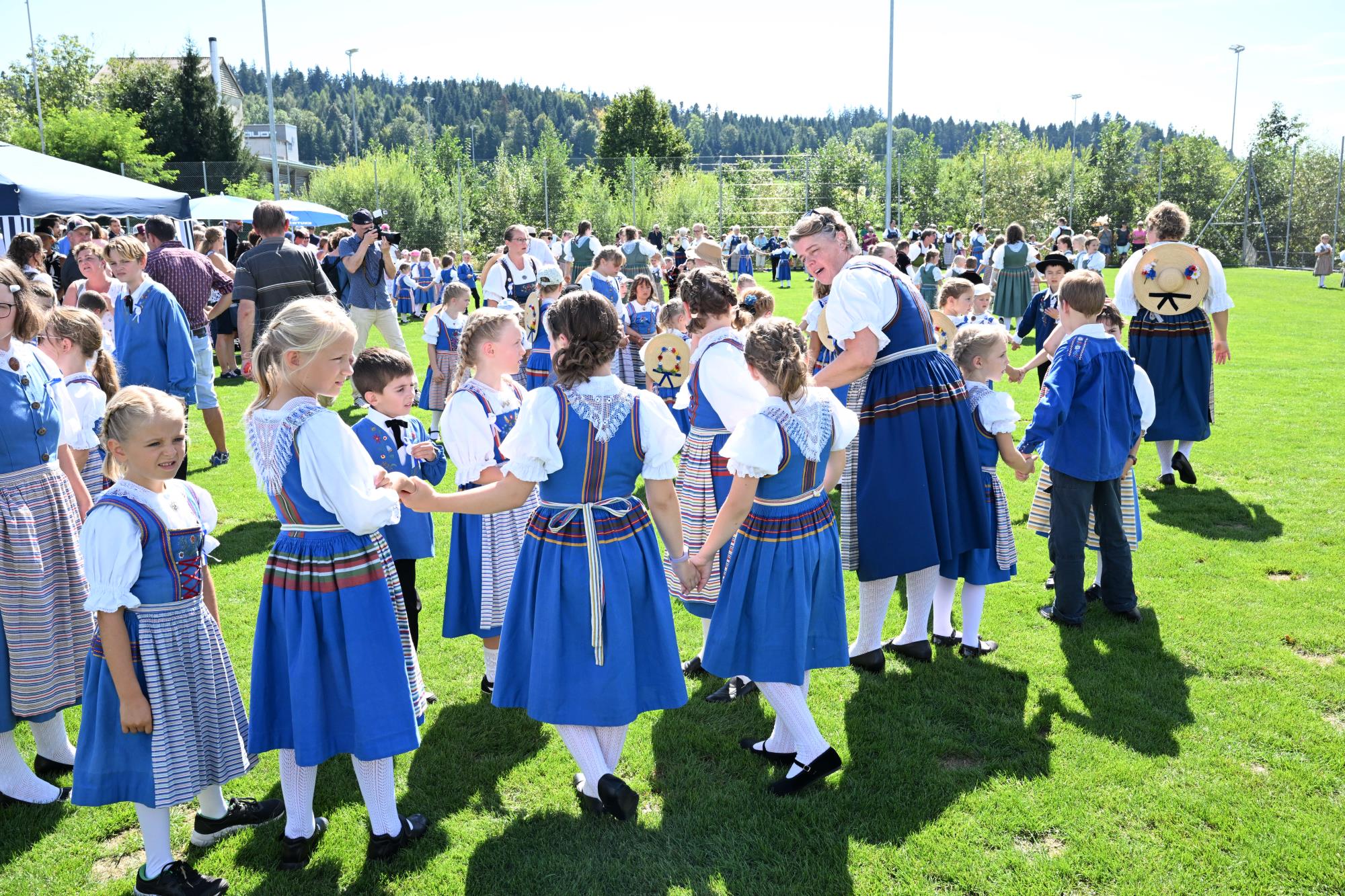 Impressionen Luzerner Kindertrachtenfest in Ruswil. Foto Roland Meyer
