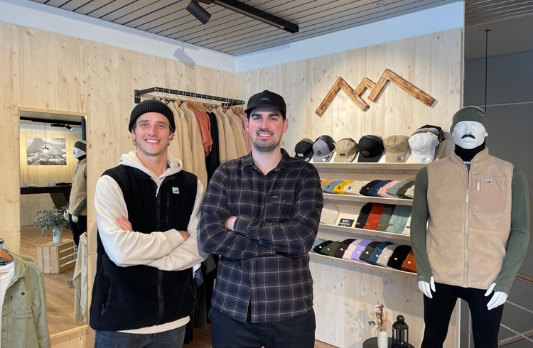 Jannis Geisseler (links) und Ueli Schmidli sind zwei der vier Initianten und freuen sich über die neuen Räumlichkeiten. Foto Michael Wyss Jannis Geisseler (links) und Ueli Schmidli sind zwei der vier Initianten und freuen sich über die neuen Räumlichkeiten. Foto Michael Wyss