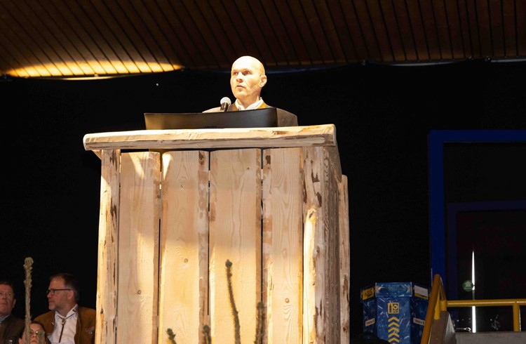 Der Ruswiler Fabian Stadelmann führte erstmals als Präsident durch die Versammlung. Foto Ramona Meyer-Stöckli Der Ruswiler Fabian Stadelmann führte erstmals als Präsident durch die Versammlung. Foto Ramona Meyer-Stöckli