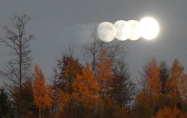 Mond auf Wanderschaft | Josef Lustenberger, Wolhusen