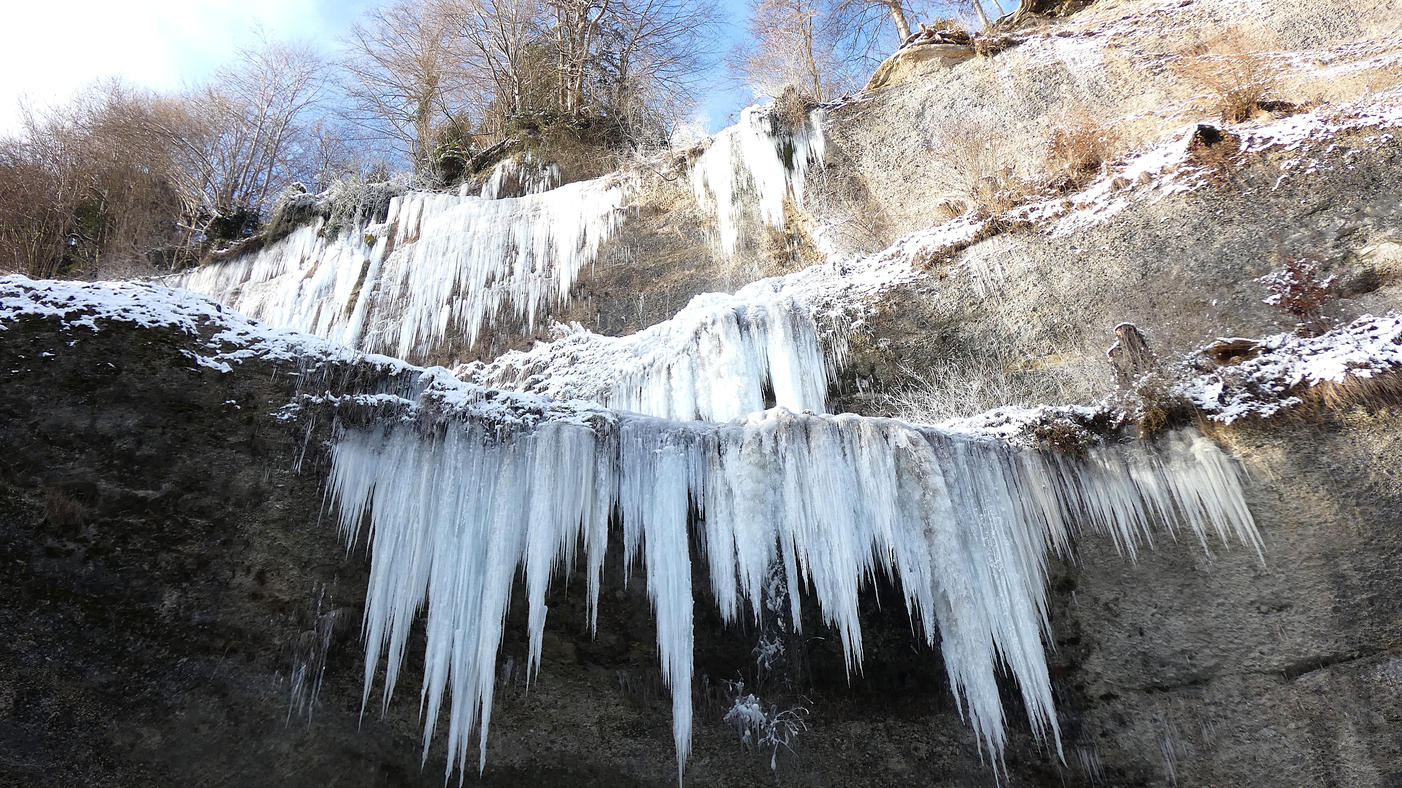 Eisige Schönheiten: Die Wasserfälle beim Chalchloch in Wolhusen. | Josef Lustenberger