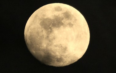 Im Frühling (auch Lenz genannt) zeigt sich der Lenzmond am Himmel. | Josef Lustenberger, Wolhusen