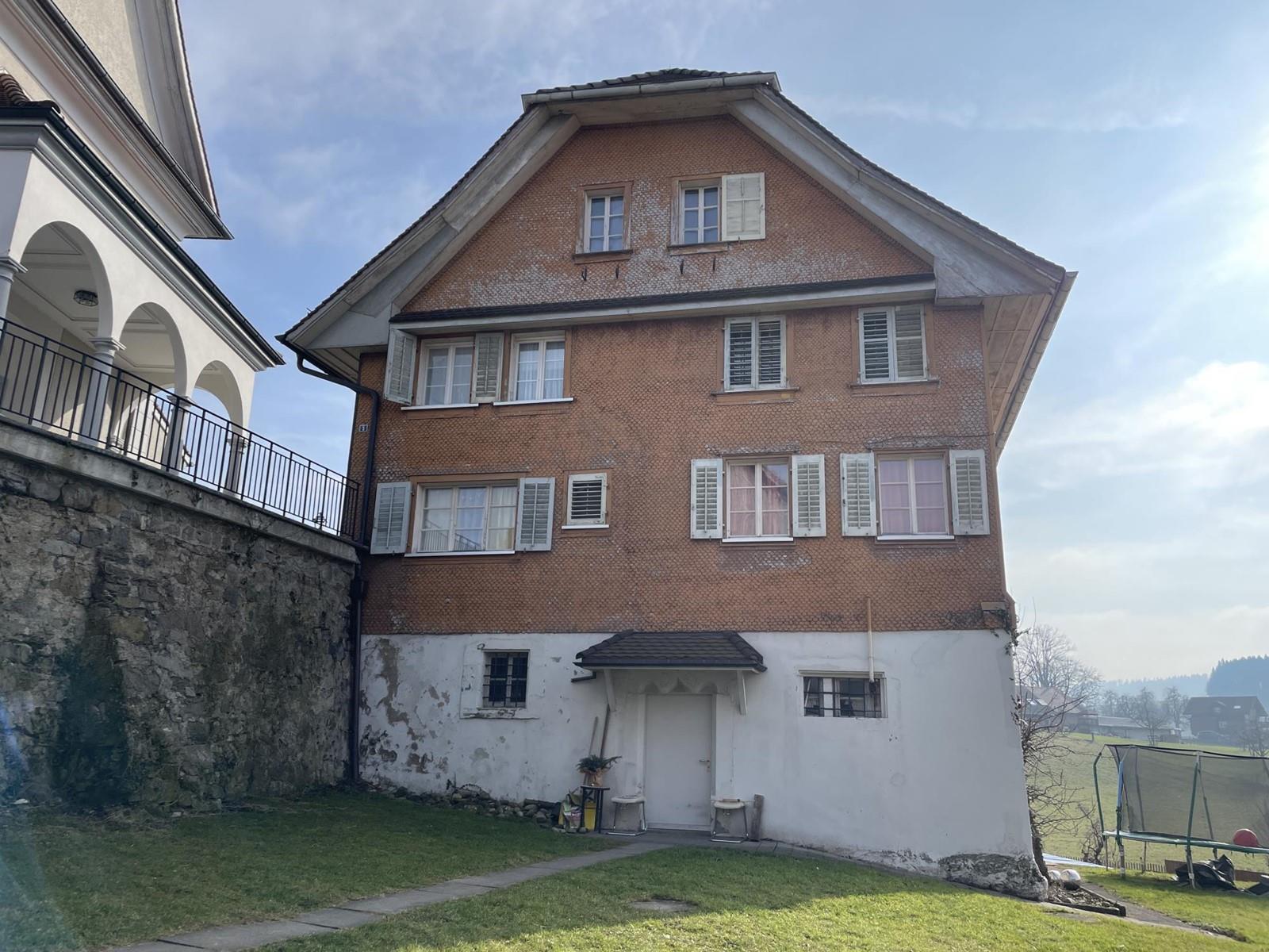 Das historische Pfarrhaus kann saniert werden. Archiv-Foto Stefan Schmid