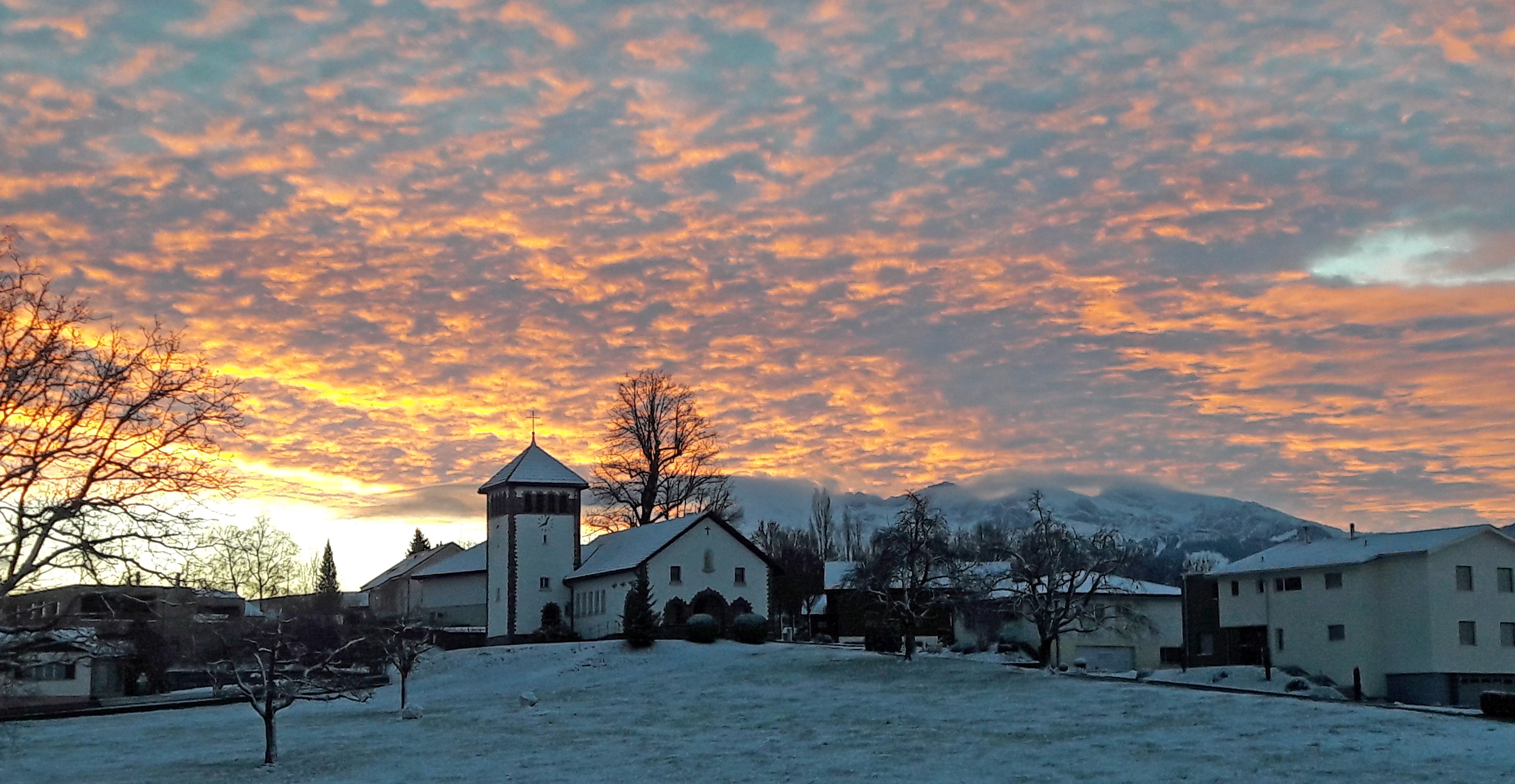 Farbige Morgenstimmung über Sigigen | Roswitha Amstutz, Sigigen