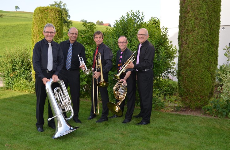 Im Bild: (von links) Ruedi Lang, Walter Kiener, Franz Bühlmann, Philipp Messerli und Marcel Trunz. Foto zVg